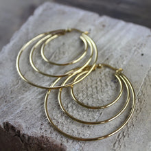 Carica l'immagine nel visualizzatore di Gallery, Orecchini a cerchio