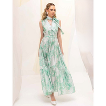 Carica l'immagine nel visualizzatore di Gallery, Abito lungo verde floreale con fiocco al collo | Manuela Riva