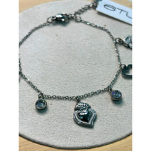 Carica l'immagine nel visualizzatore di Gallery, Bracciale 6TU in acciaio con charms cuore e pietre luminose