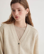 Carica l'immagine nel visualizzatore di Gallery, Cardigan con bottoni Yerse