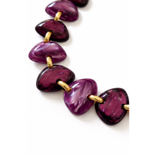 Carica l'immagine nel visualizzatore di Gallery, Collana Paviè Viola in Resina