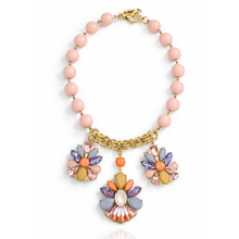 Carica l'immagine nel visualizzatore di Gallery, Collana Dolman con Fiori di Cristalli Multicolor e Perle Rosa