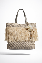 Carica l'immagine nel visualizzatore di Gallery, Borsa Shopper Kontessa in Rafia con Frange
