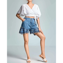 Carica l'immagine nel visualizzatore di Gallery, Pantaloncini Denim Iconique Ricamati Stile Boho