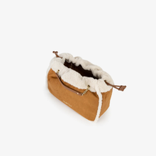 Carica l'immagine nel visualizzatore di Gallery, Borsa Donna Mario Valentino Effetto Teddy con Catena Dorata
