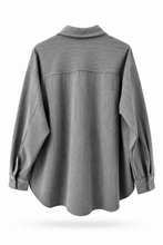 Carica l'immagine nel visualizzatore di Gallery, Camicia Donna Celye Grigia Gessata con Tasche e Bottoni Gioiello
