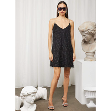Carica l'immagine nel visualizzatore di Gallery, Abito Celye Nero con Frange e Spalline Sottili
