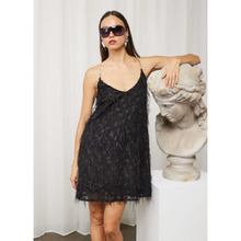Carica l'immagine nel visualizzatore di Gallery, Abito Celye Nero con Frange e Spalline Sottili
