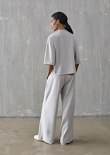 Carica l'immagine nel visualizzatore di Gallery, Coordinato Donna Iconique Maglia Ampia e Pantaloni Palazzo Grigio Perla
