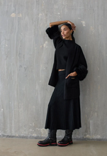 Carica l'immagine nel visualizzatore di Gallery, Mantella Iconique in Maglia con Polsi in Ecopelliccia
