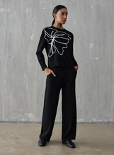 Carica l'immagine nel visualizzatore di Gallery, Maglione Donna Iconique con Ricamo Floreale
