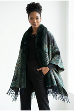 Carica l'immagine nel visualizzatore di Gallery, Mantella Ayfee Jacquard con Collo in Ecopelliccia
