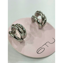 Carica l&#39;immagine nel visualizzatore di Gallery, Orecchini Triplo Cerchio 6TU
