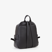 Carica l&#39;immagine nel visualizzatore di Gallery, Zaino con tasca Valentino
