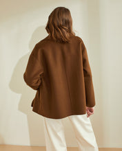 Carica l&#39;immagine nel visualizzatore di Gallery, Cappotto con collo a rever
